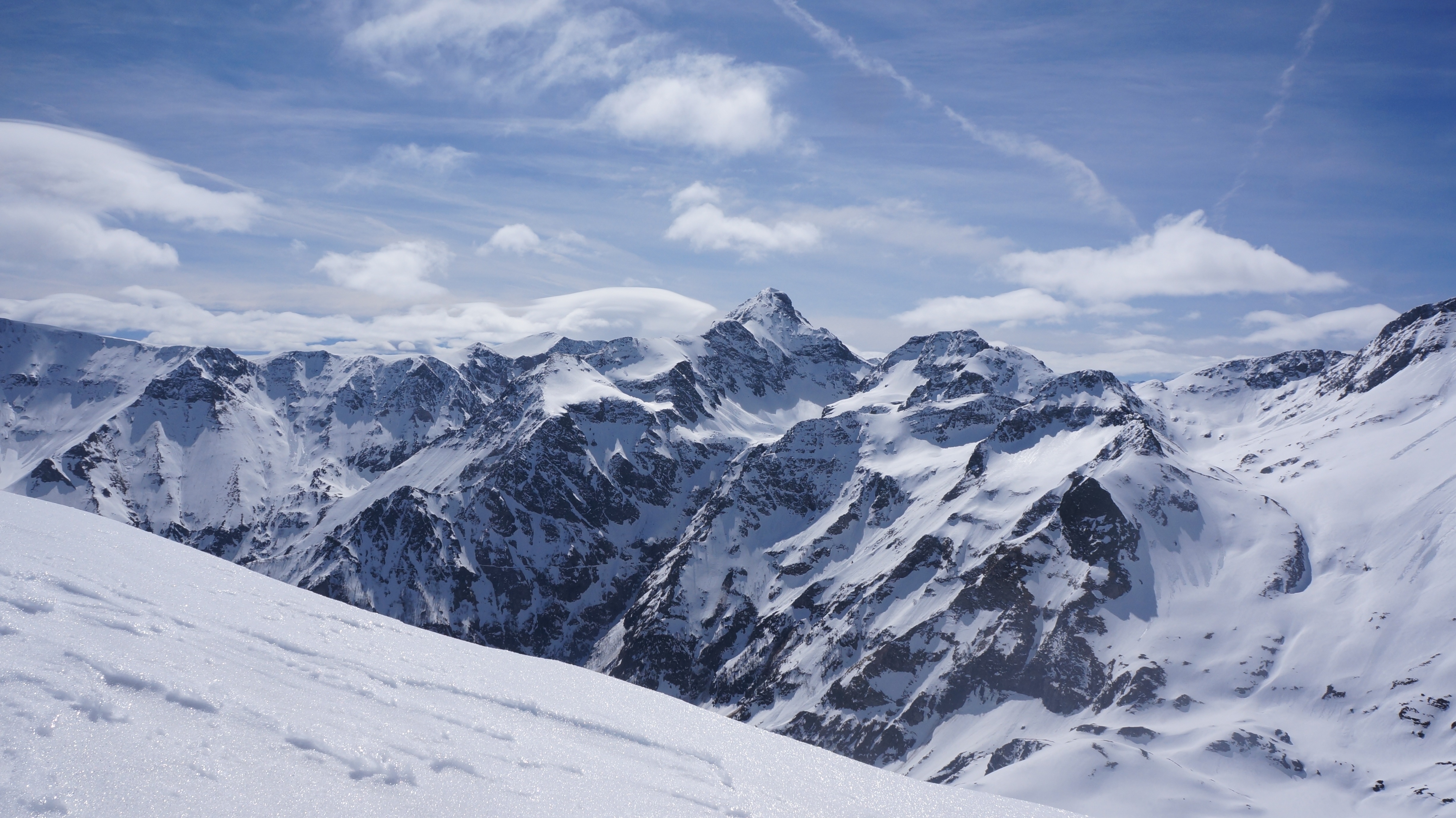 Pic de l’Har (2425 m) depuis le hameau de Mourtis