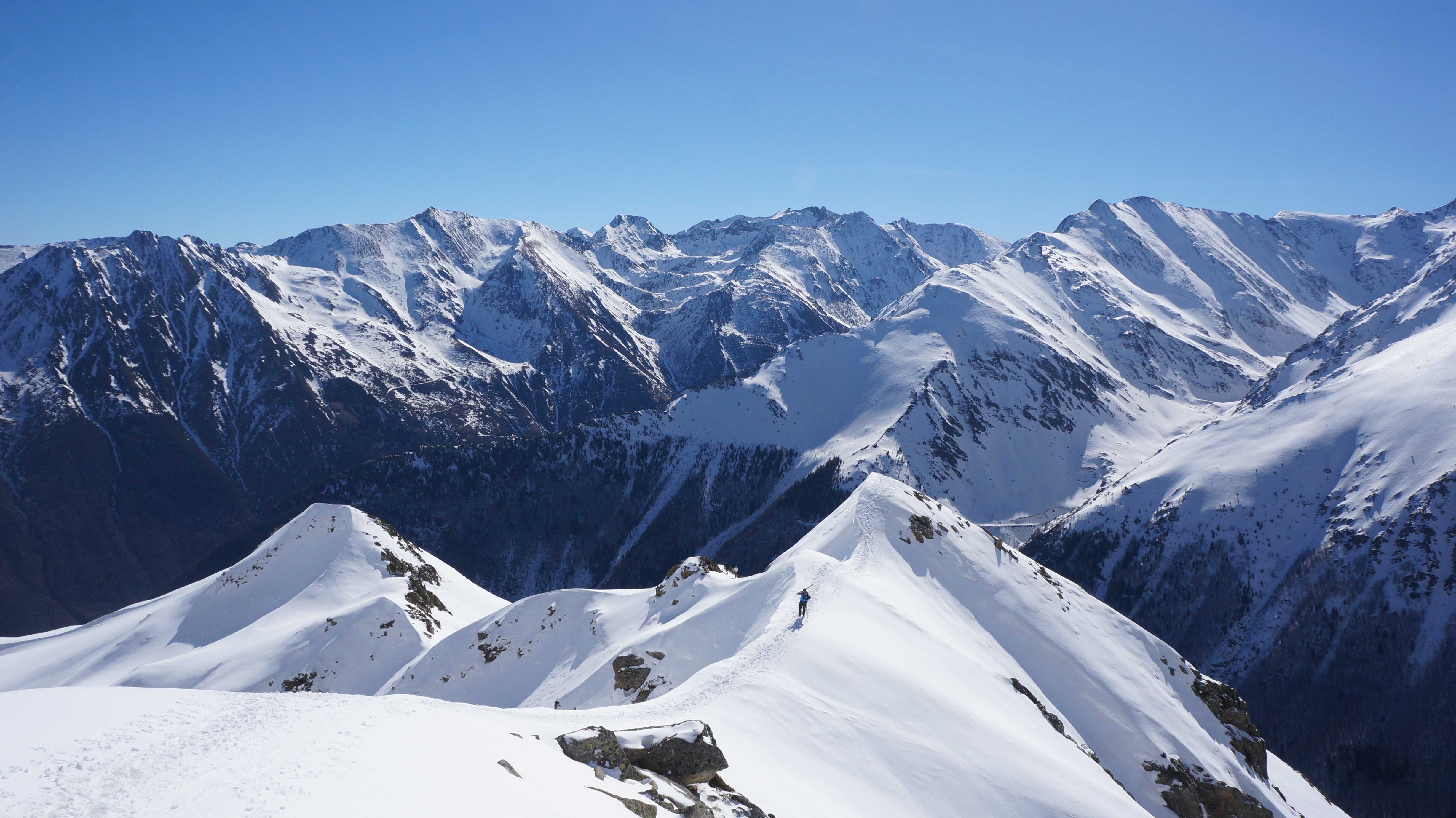 Pique Rouge de Belcaire (2657 m) depuis l’Artigue