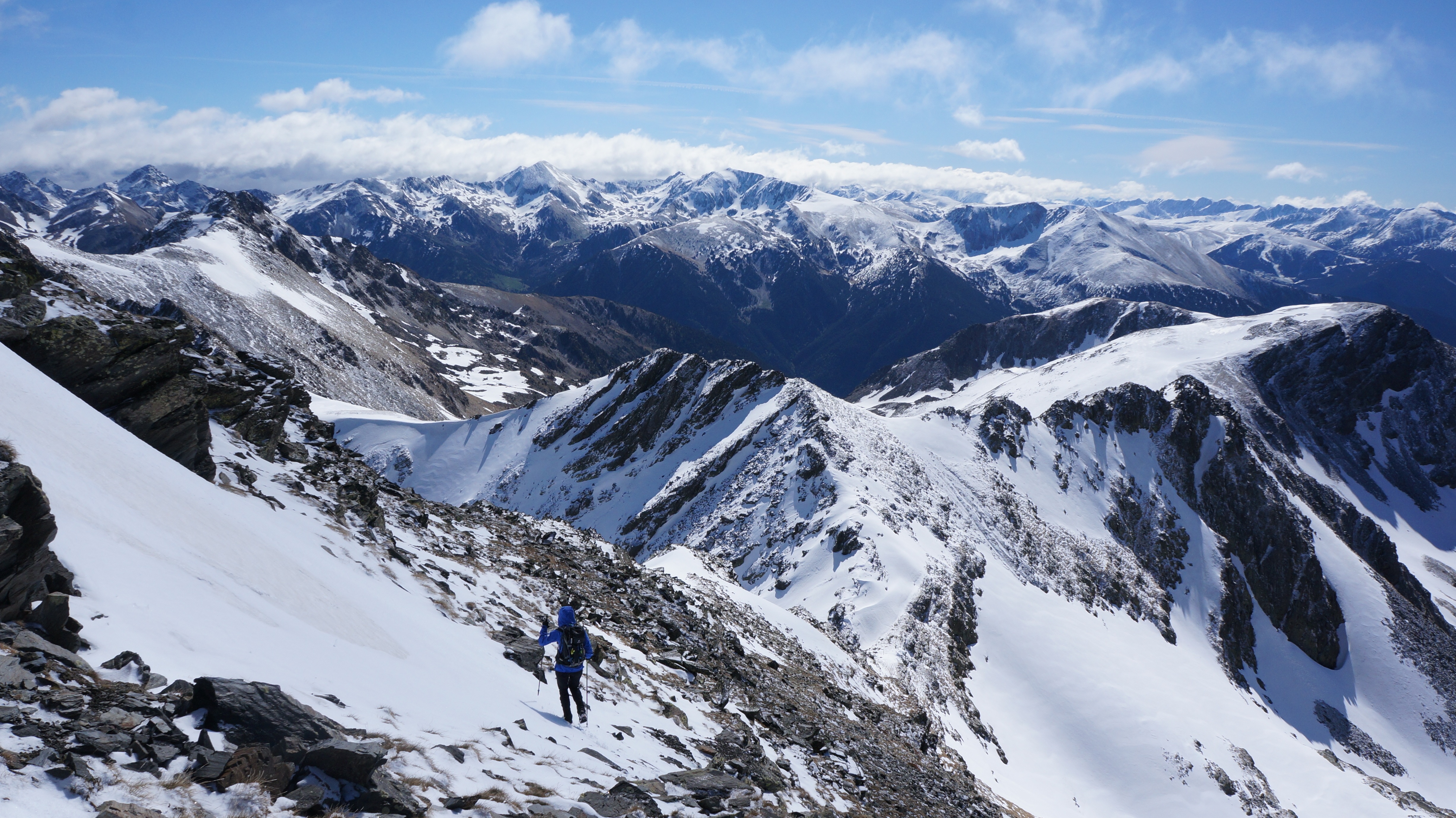 Pic des Bareytes (2860 m) par le couloir O depuis le barrage de Soulcem