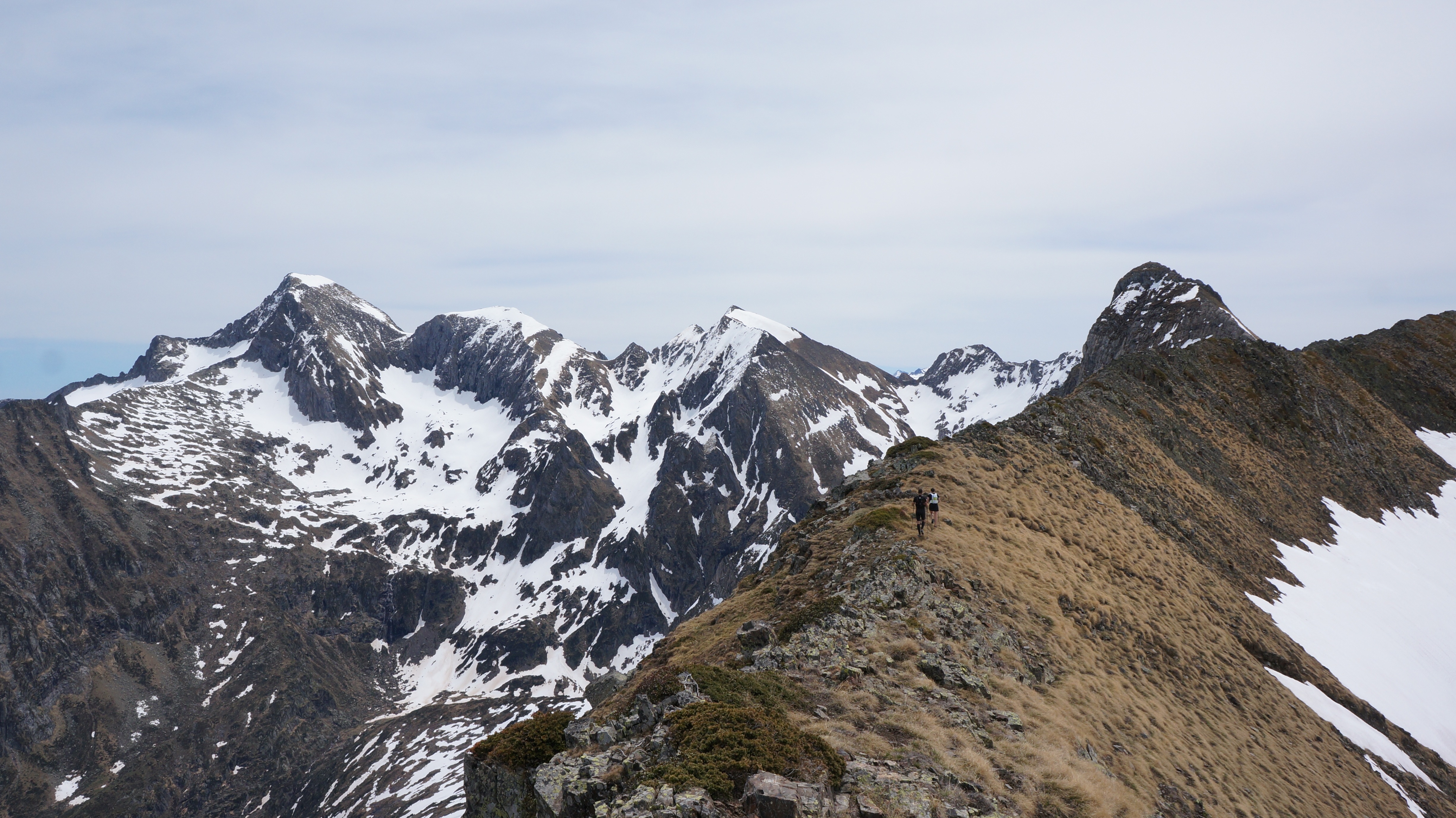 Pic Renoué (2517 m) – Tuc des Hèches (2585 m) depuis le pla de la Lau