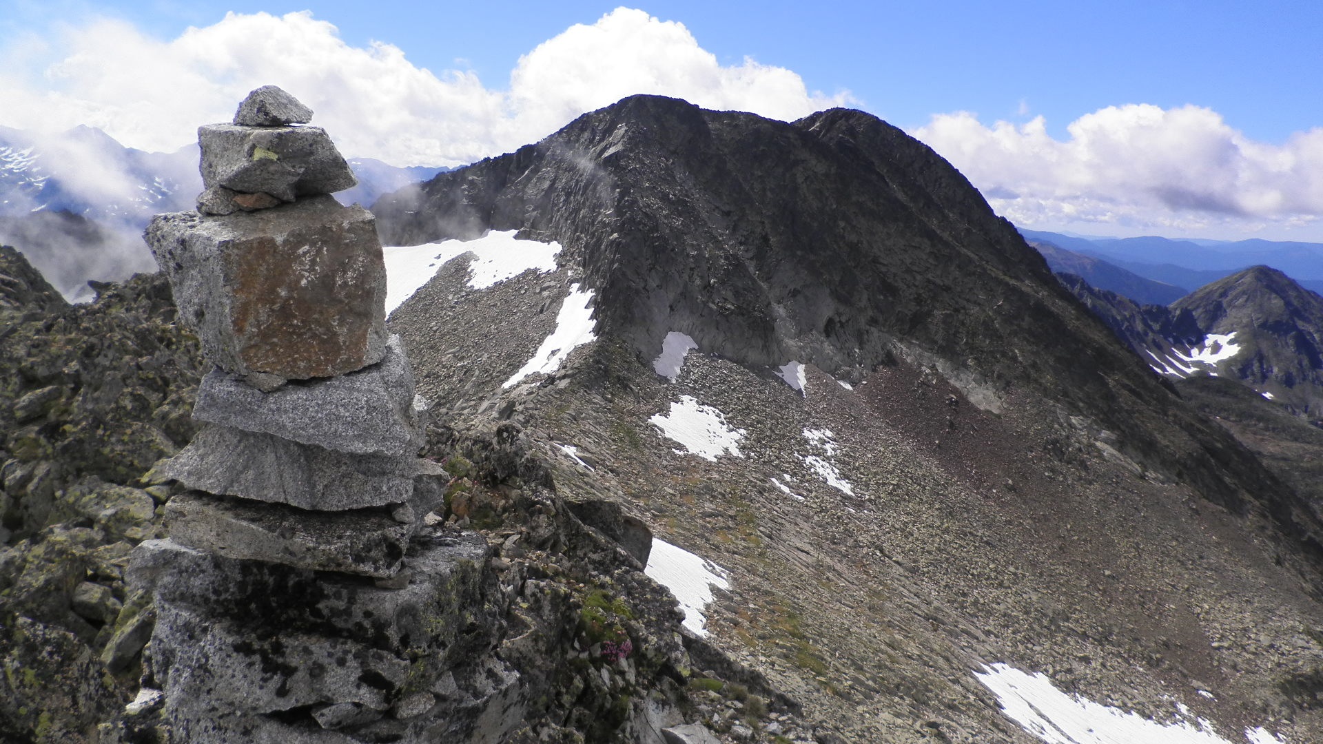 Pic de Montabone (2788 m) par le cirque de Cagateille