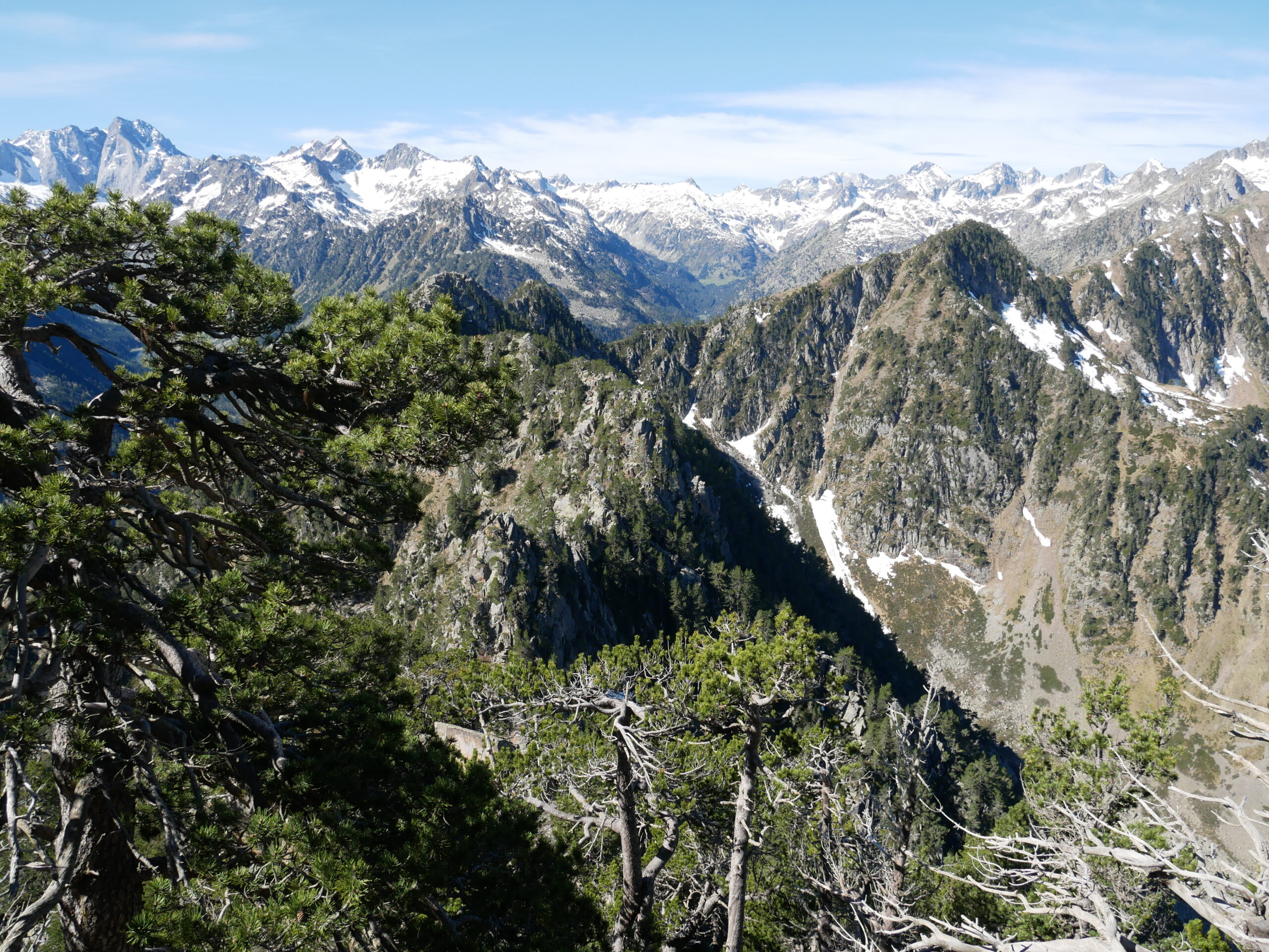 Pic de Péguère (2316 m) – Pic de Leytugouse (2326 m) – Pic de Nets (2428 m) depuis le pont d’Espagne