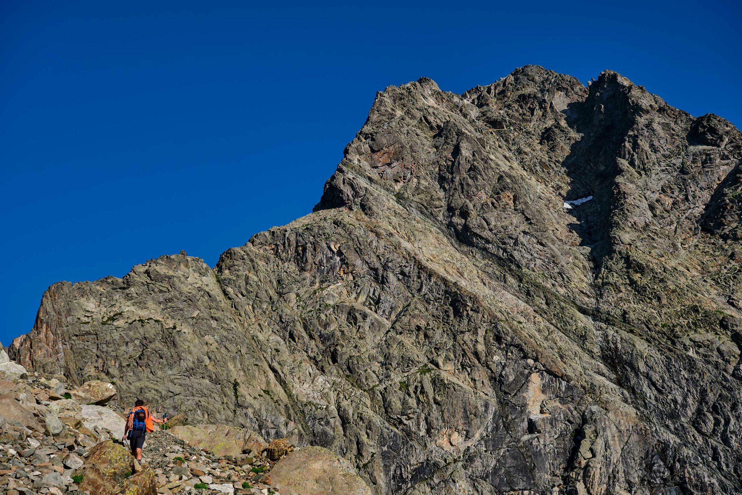 Arrivée au port de Lavedan et arête SE - © P.Rochas