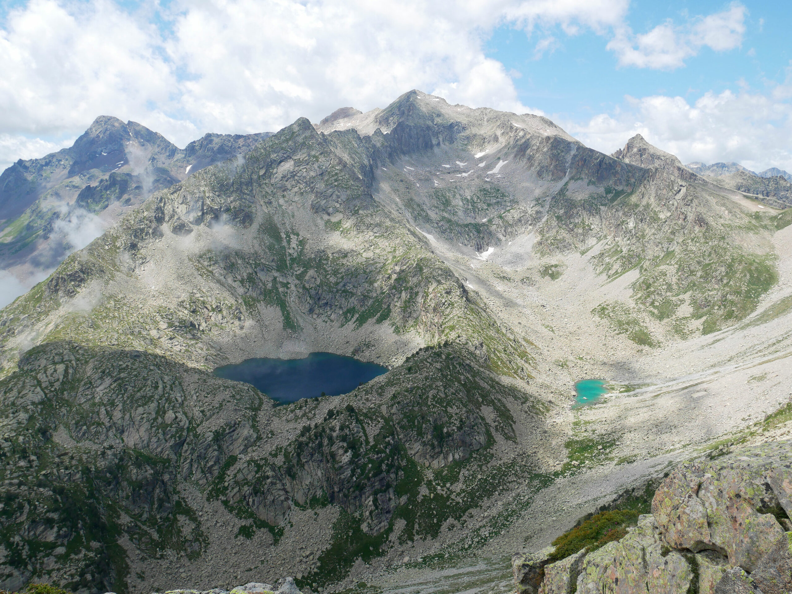 Pic du Lac Noir (2758 m) – Pic de Chanchou (2949 m) – Pic de Barbe de Bouc (2964 m) – Pic de Bastampe (2931 m) – Pic des Cardis (2620 m) depuis les granges de Bué