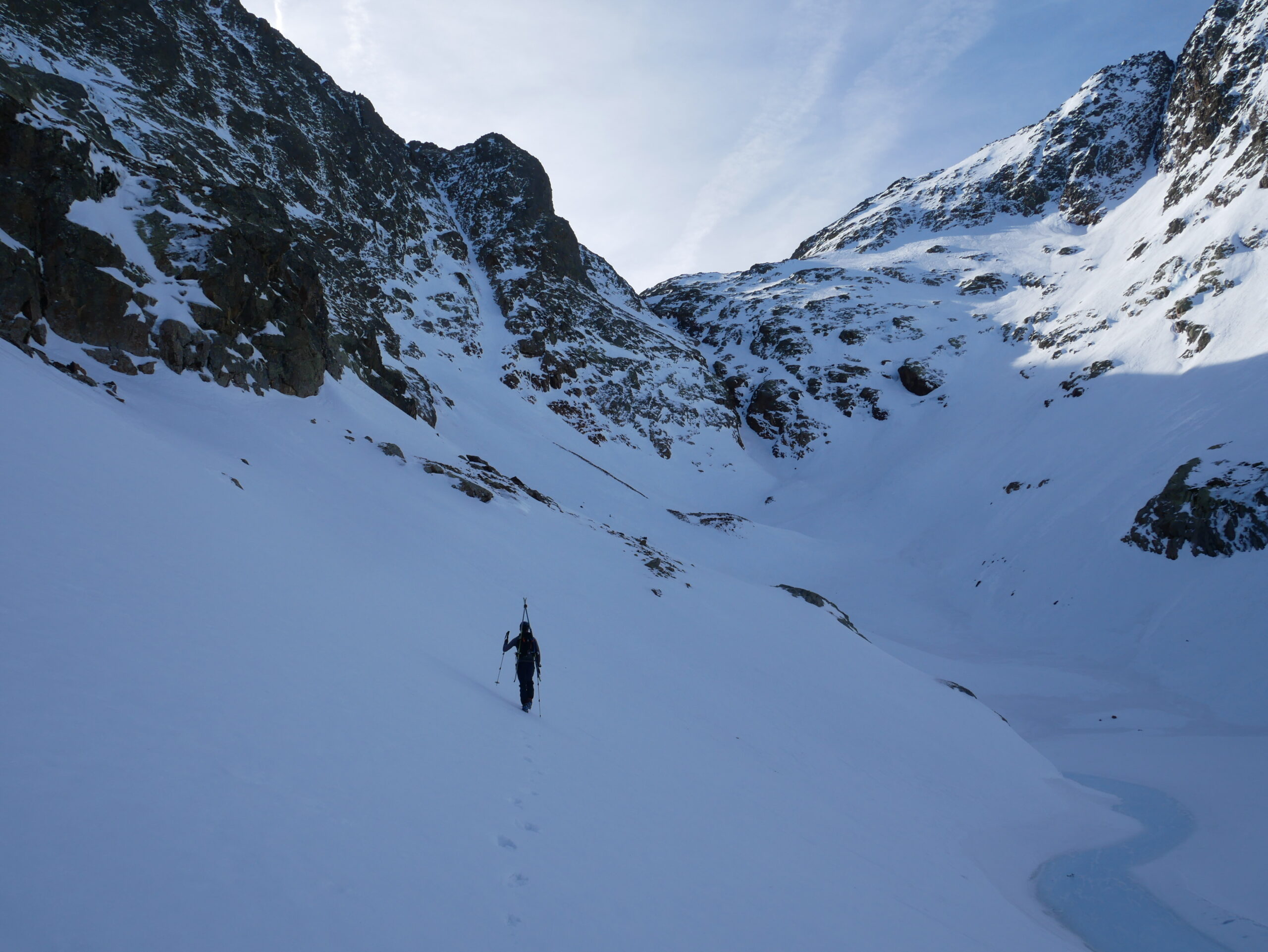 Pique d’Estats (3143 m) par le couloir de la Coumette d’Estats depuis le parking de l’Artigue