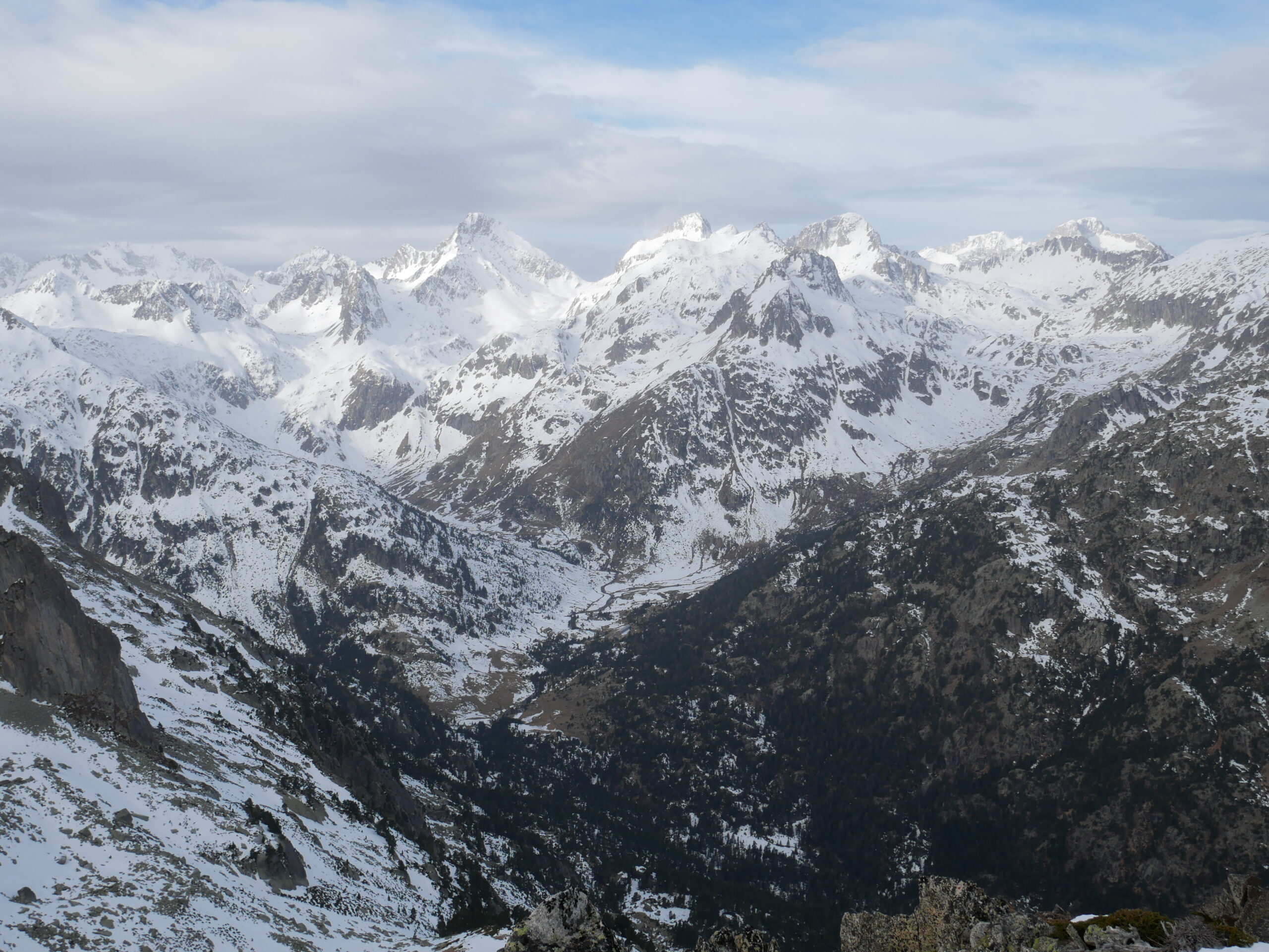 La Huchole (2492 m) – Pic de Gaube (2377 m) depuis le pont d’Espagne