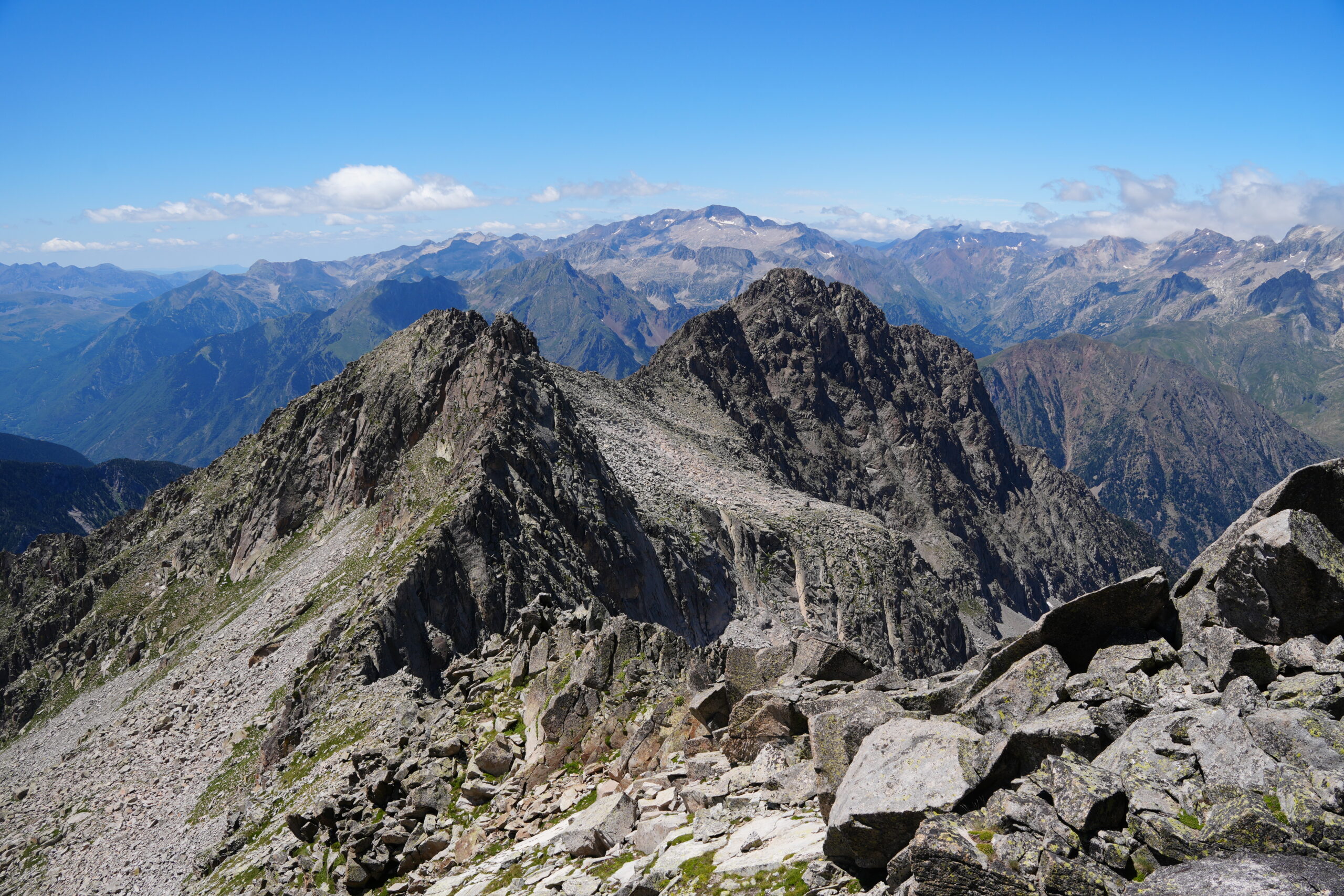 Tuca del Quillón et pico de Estatas