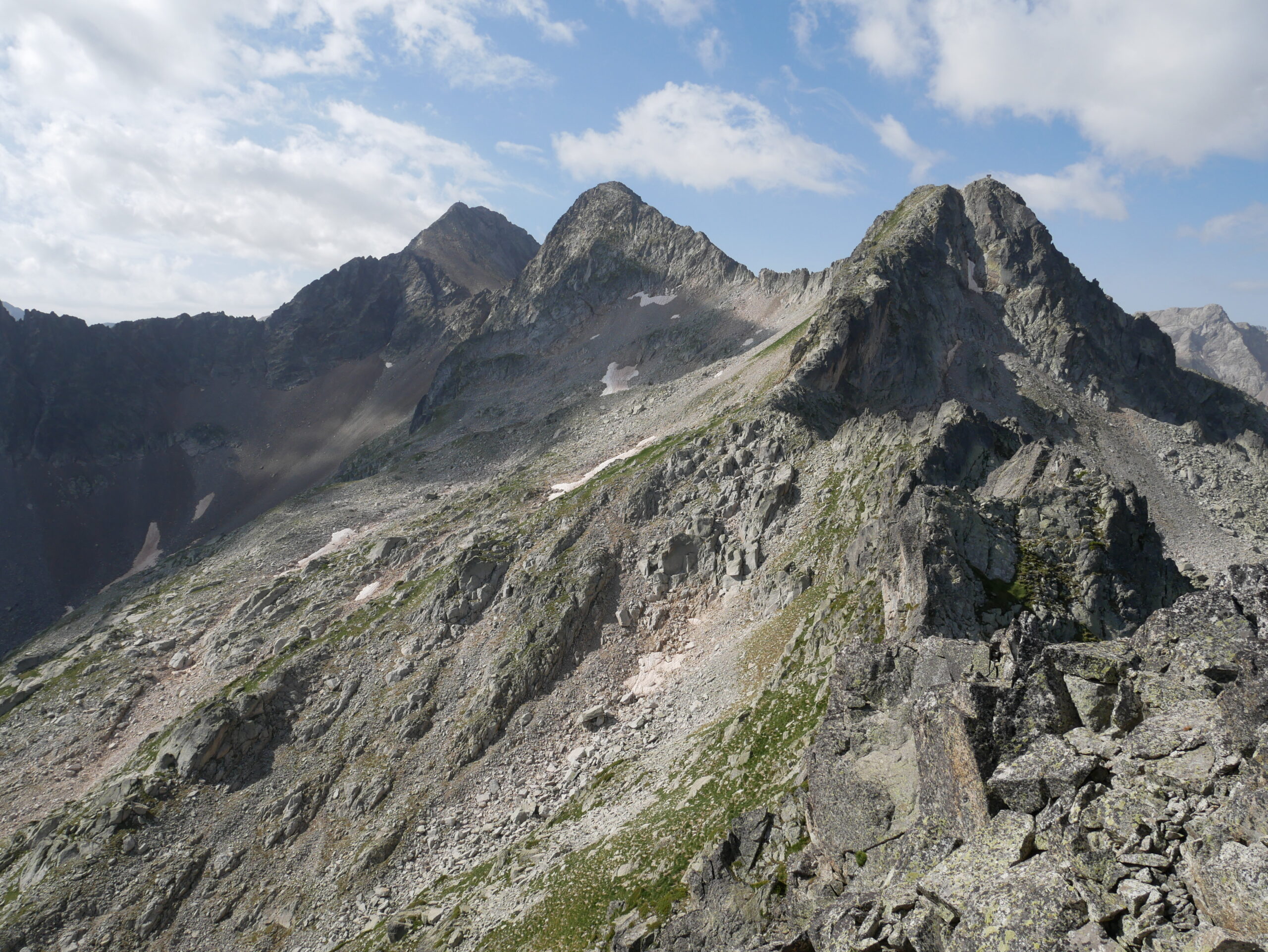 Vue sur la crête à parcourir depuis le pic Wallon