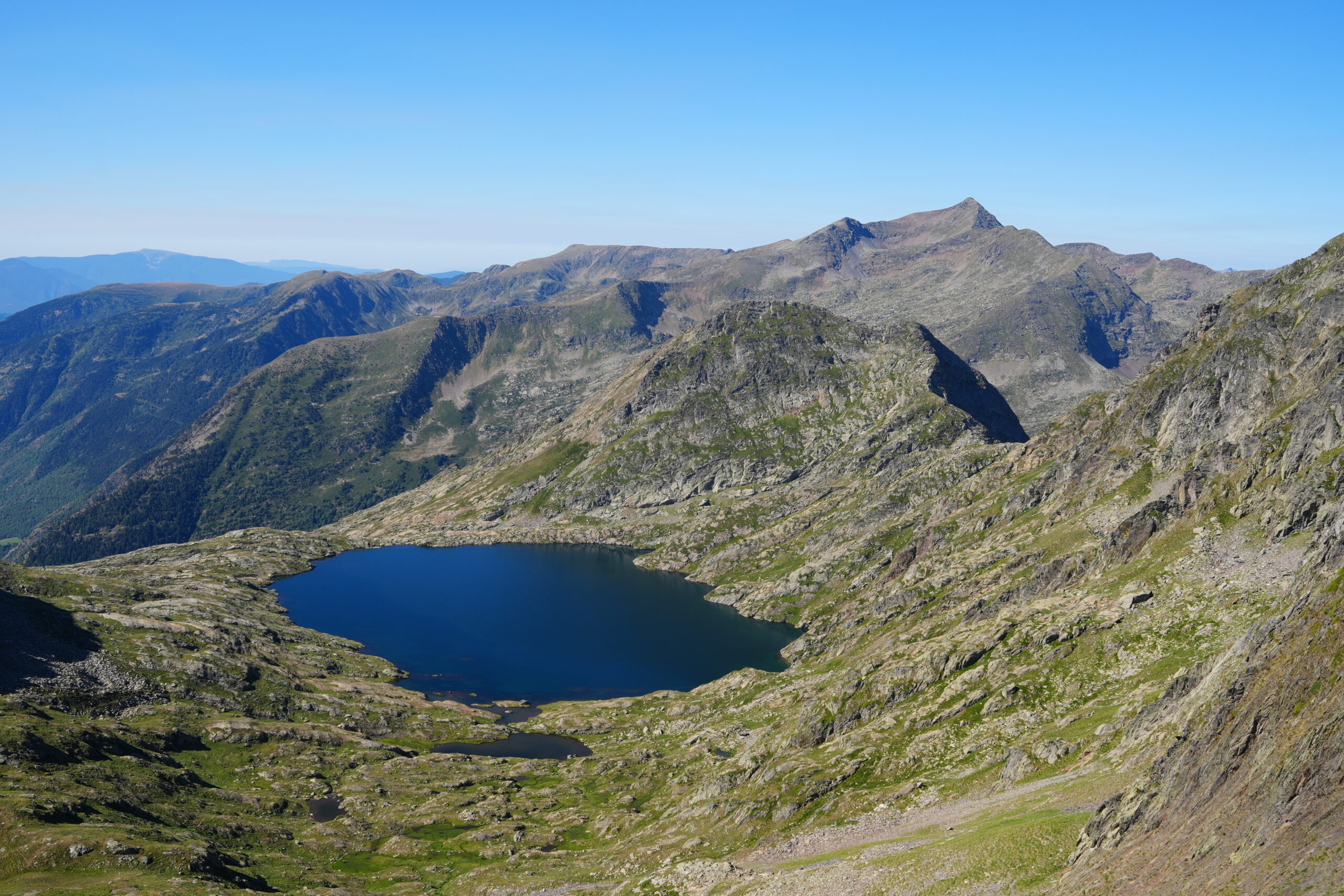 Estany de Mariola, roca Espana et pic de Ventolau