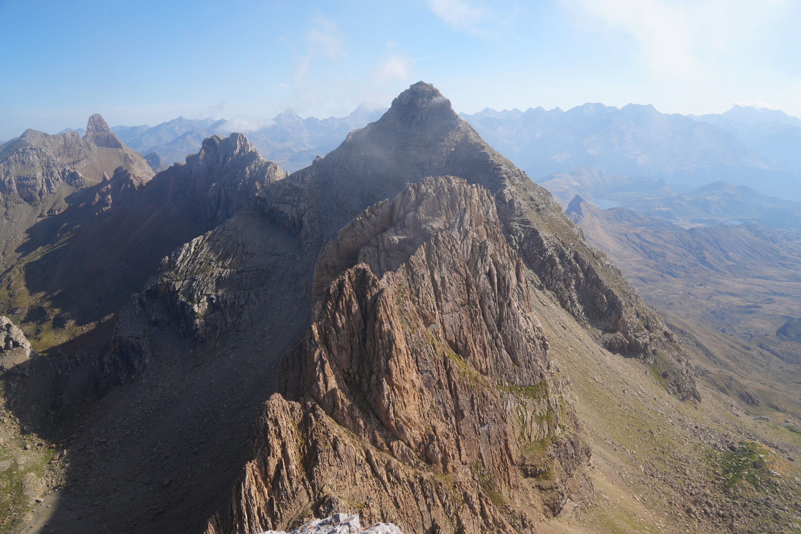 Punta de los Cuchillares et pico Bucuesa