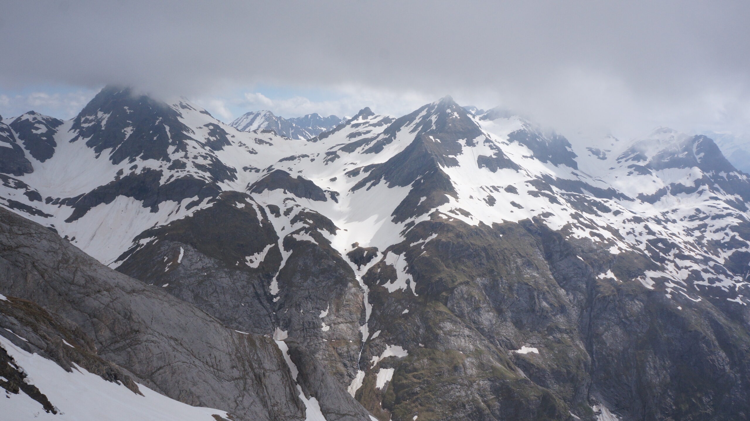 Une des rares trouées : massif de Labas - Aspé