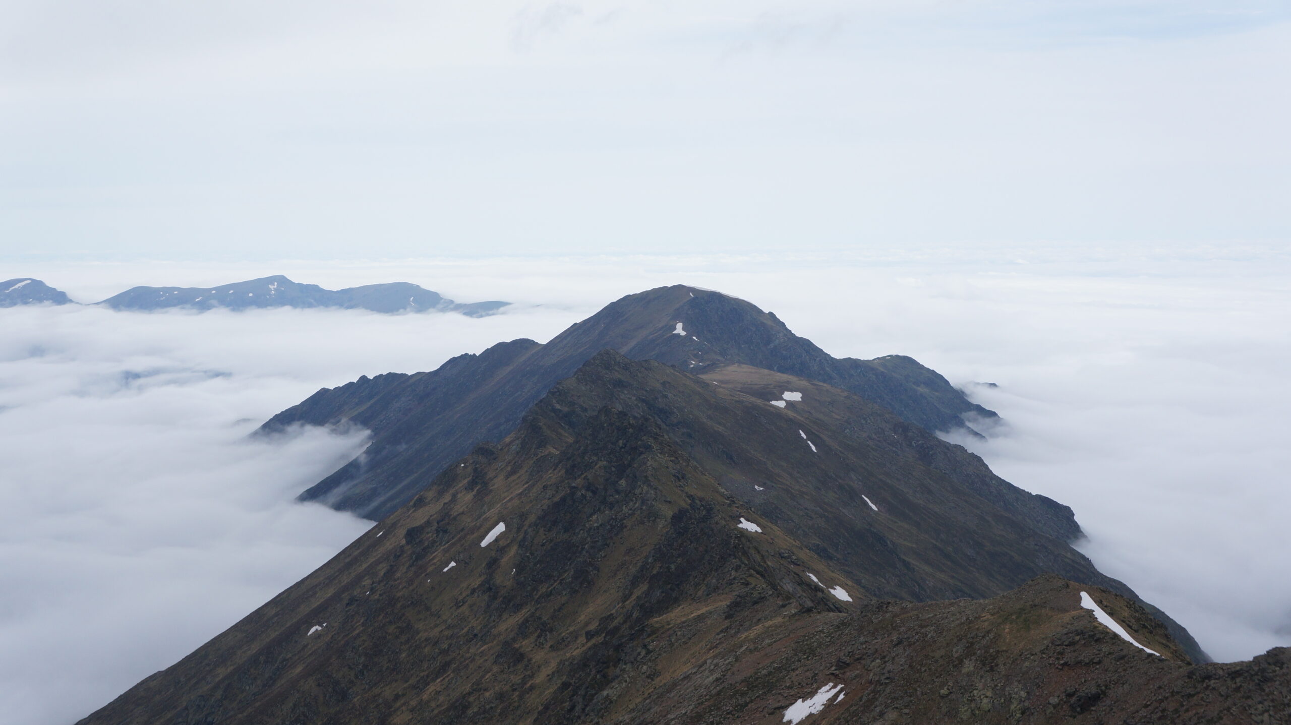 Longue crête jusqu'à la pique d'Endron