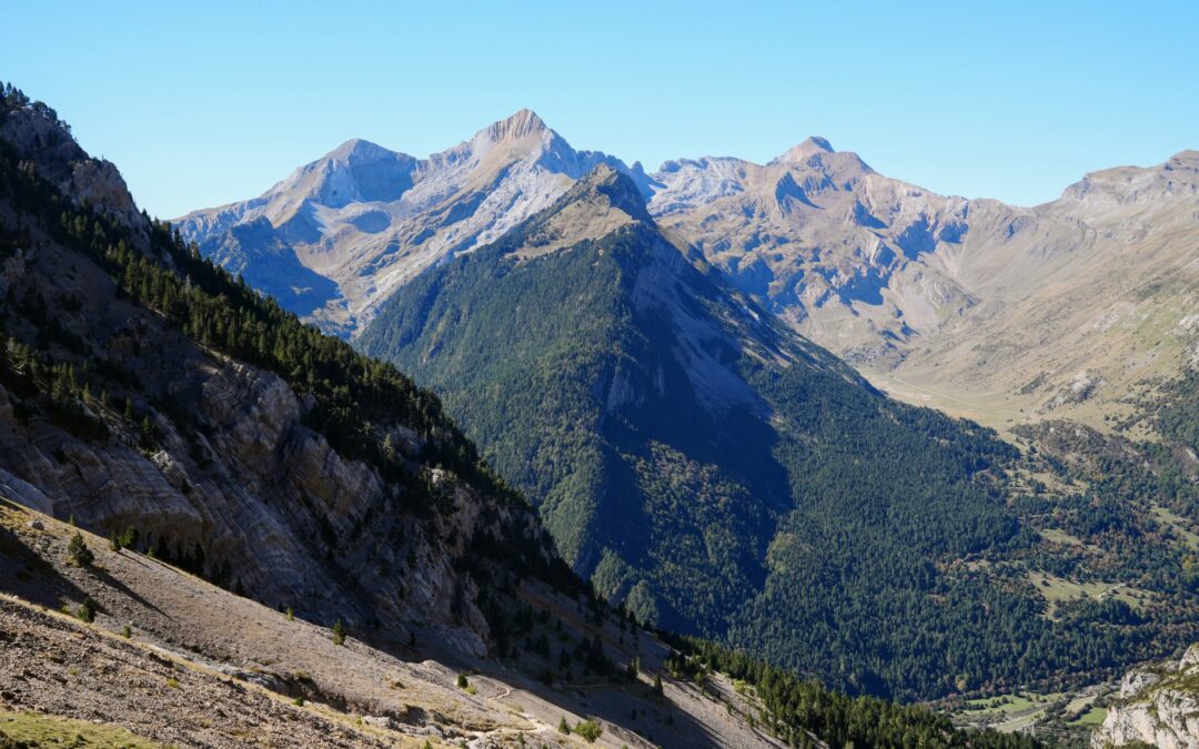 Pico Fenés (2538 m) – Peña de Otal (2705 m) depuis le col des Tentes
