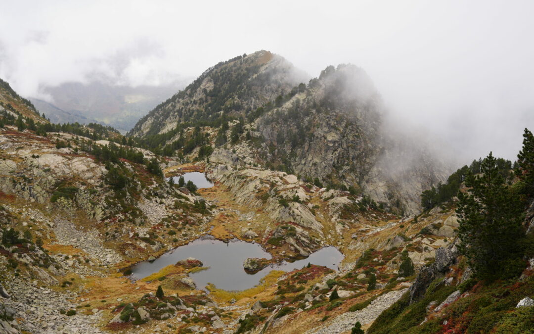 Pic Esteille (2332 m) – Pic de Latore (2349 m) – Pic Grat Casal (2498 m) – Pic de l’Estagnas (2615 m) – Pic des Plumals (2420 m) – Pic d’Aragnol (2519 m) depuis Mérens-d’en-Haut