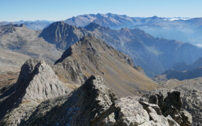 Forcau Bajo (2781 m) – Forcau Alto (2862 m) – Tuca de Torets (2958 m) – Tuca de la Llantia (2932 m) – Tucón Redondo (2642 m) depuis le refuge Ángel Orús